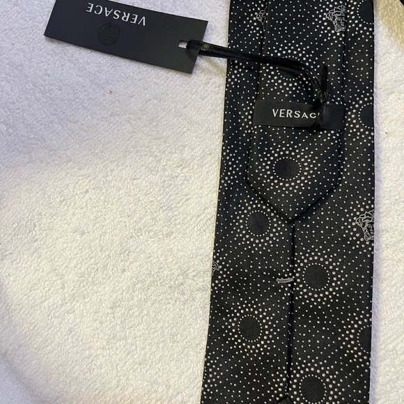 Gianni VERSACE Black and White Dotted Men's Tie with MADUSA image 100%SILK - Picture 5 of 12